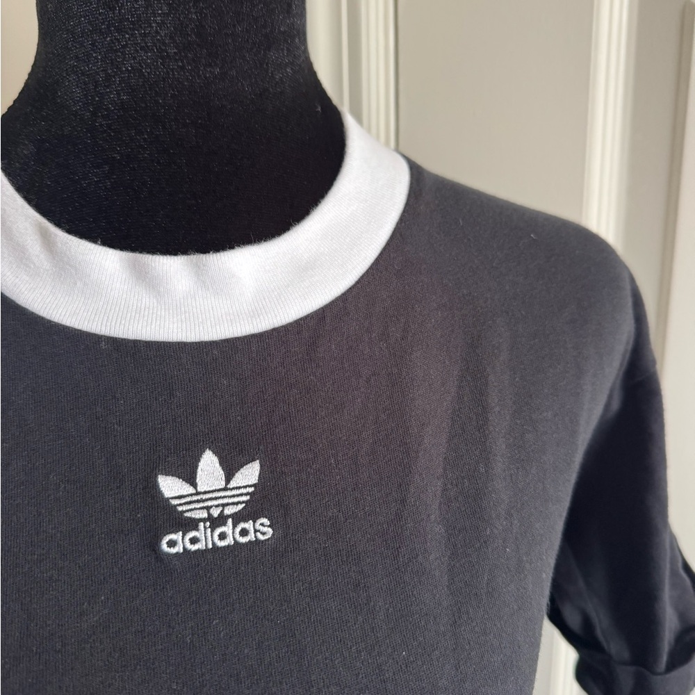adidas Black Cropped Logo Short Sleeve Crew Neck T-Shirt Size S tree foil logo